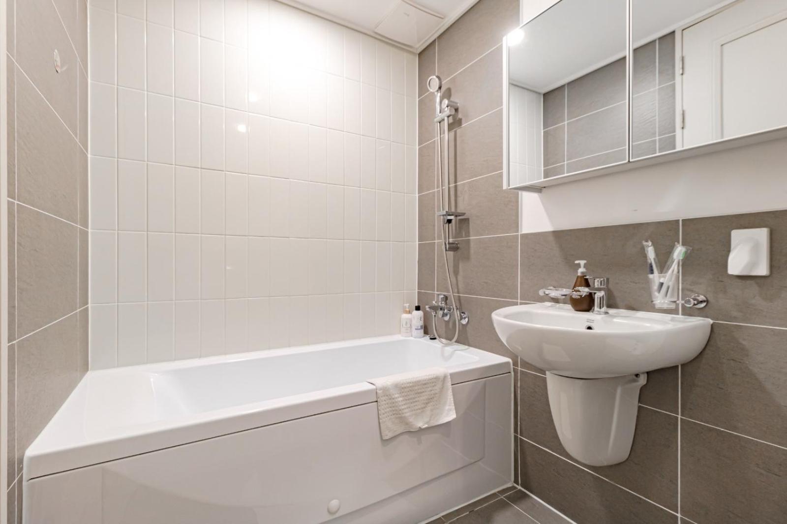 с 2 спальнями в хайвил парк 2 Apartment *